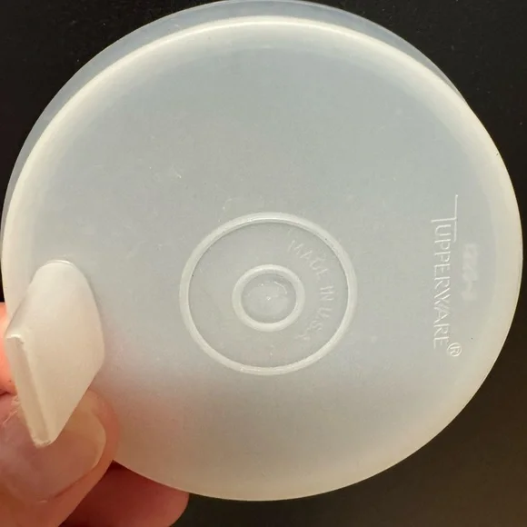 Tupperware #109 7oz Bell Cups Primary Colors Stacking Cups with #1552 Lids NWOT - Picture 4 of 4